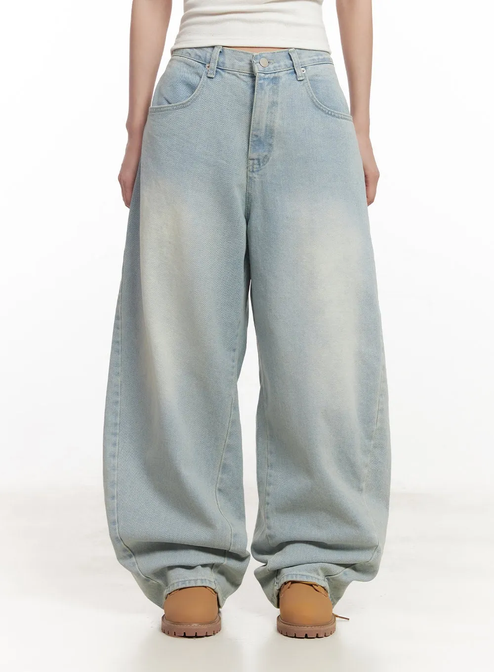 Alia Washed Wide-Leg Jeans CA518