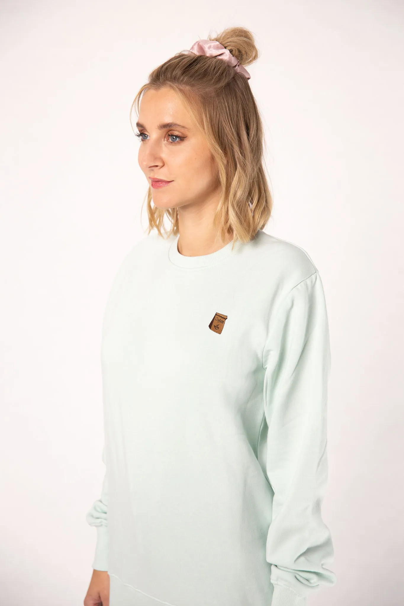 Coffee Bag | Bestickter Bio-Baumwoll Frauen Pullover