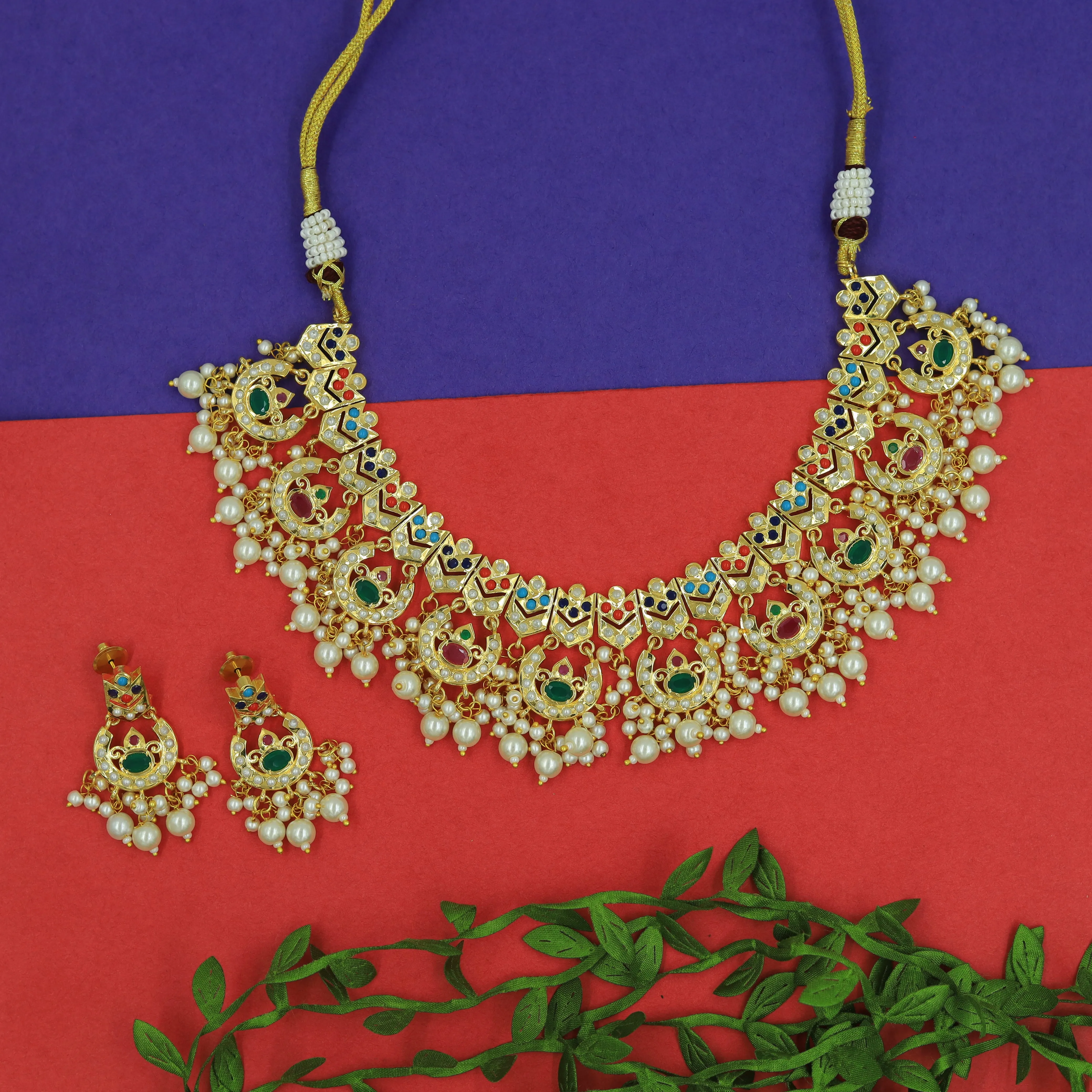 Round Neck Jadau Necklace Set 15977-65