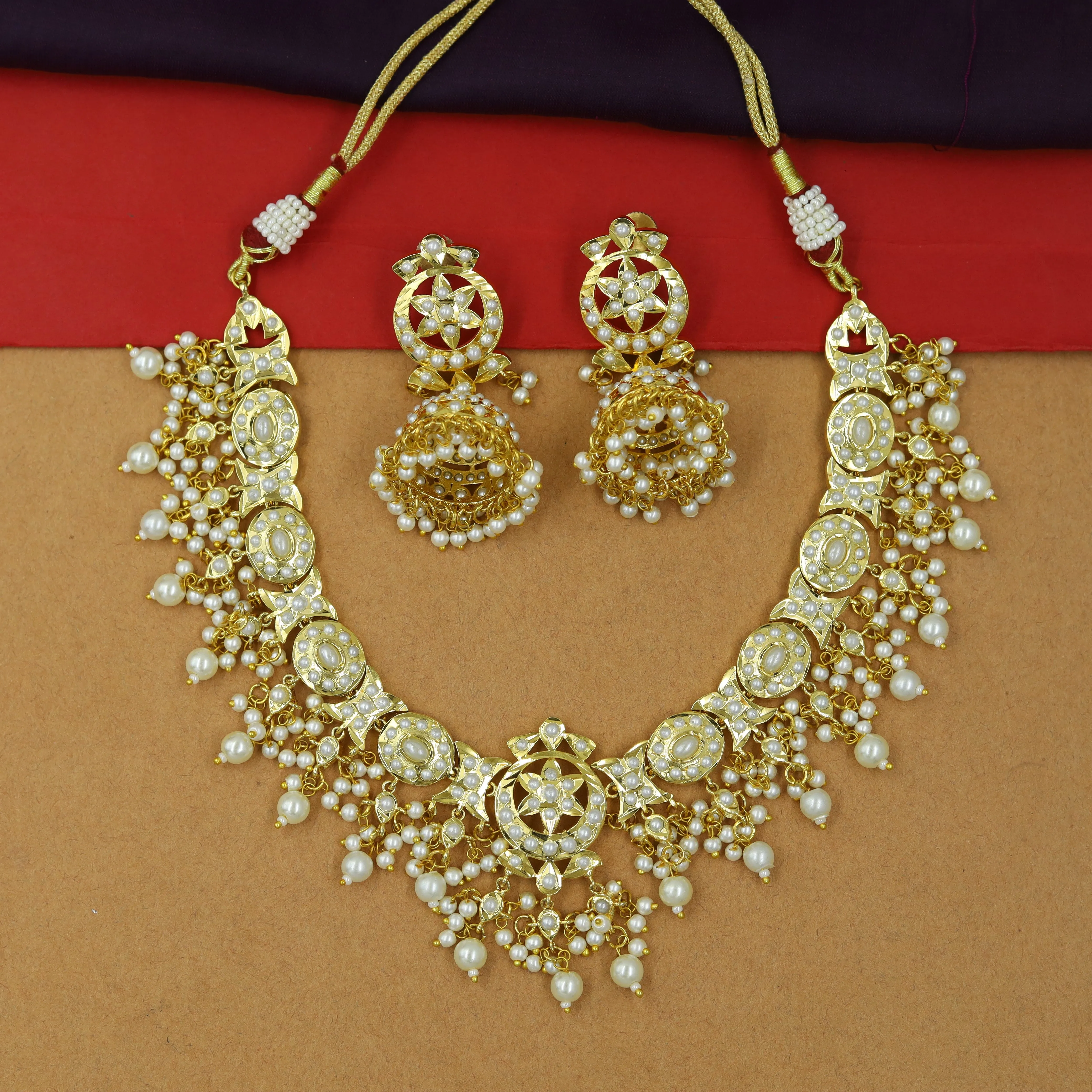 Round Neck Jadau Necklace Set 15979-65
