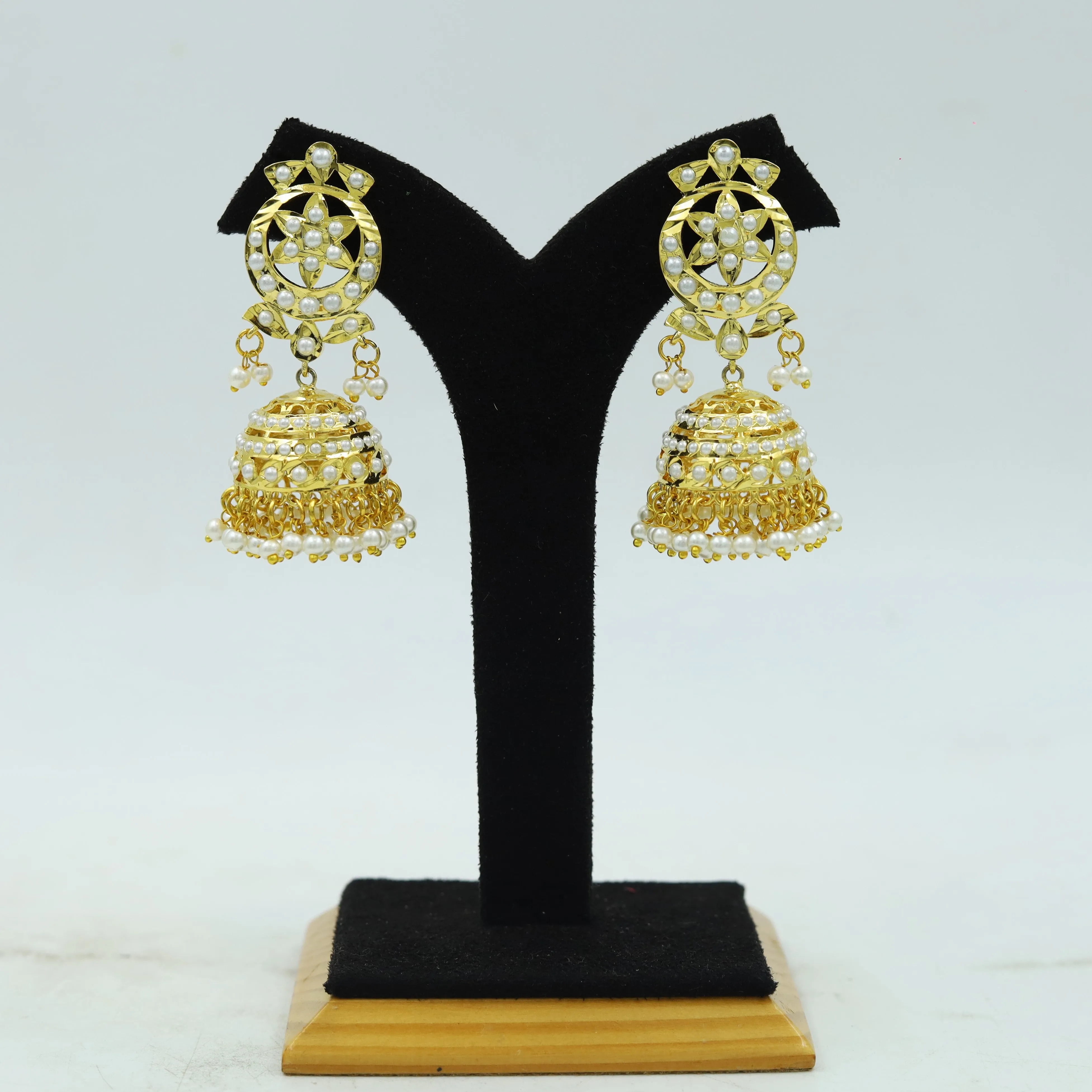 Round Neck Jadau Necklace Set 15979-65