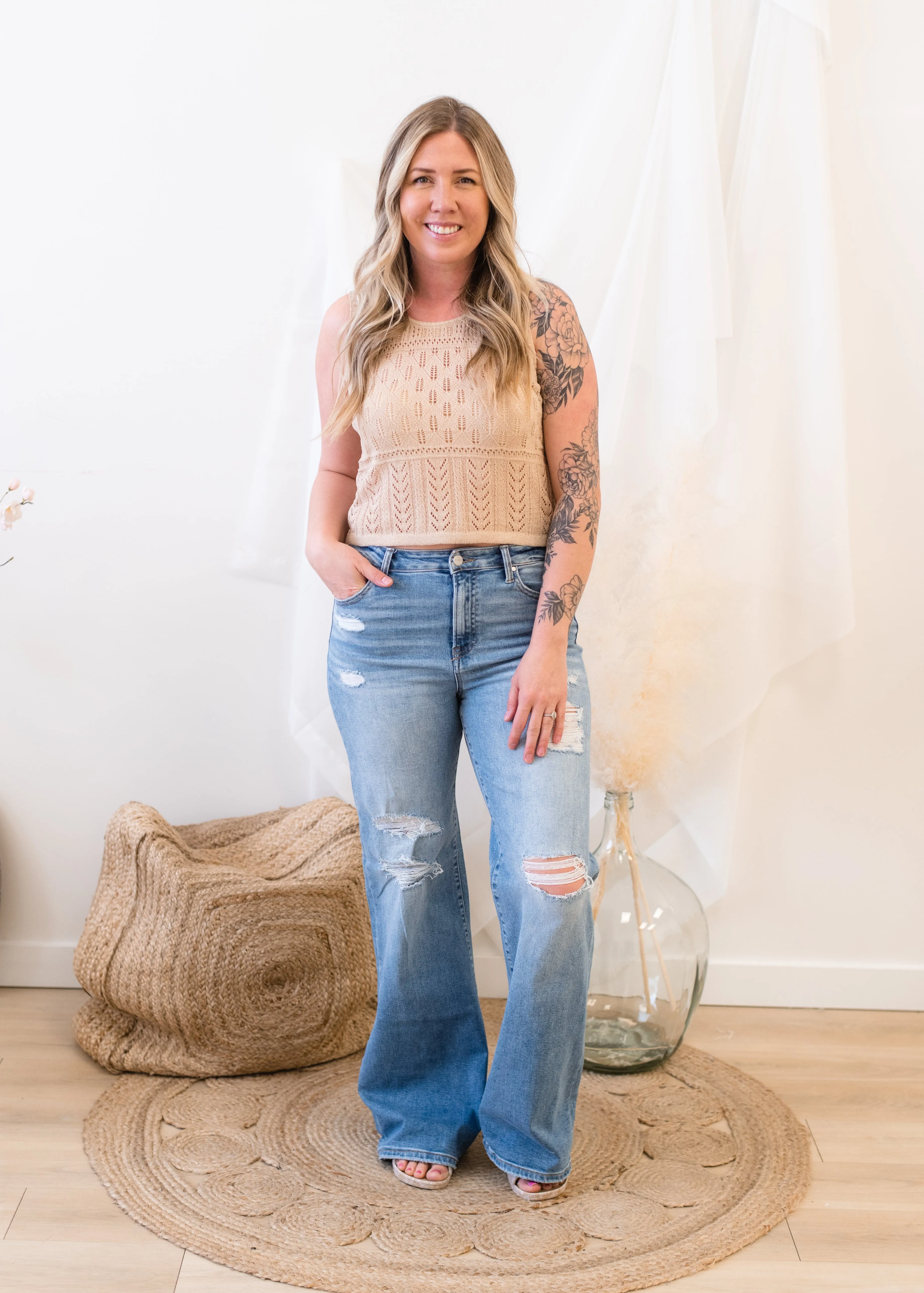 The Leon Wide-Leg Jeans: Stylish and Comfortable Fit